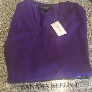 NEVER WORN!! Banana Republic light weight sweater